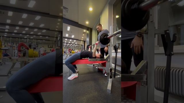 Жим штанги лежа 5*6 - 37 кг смотреть онлайн