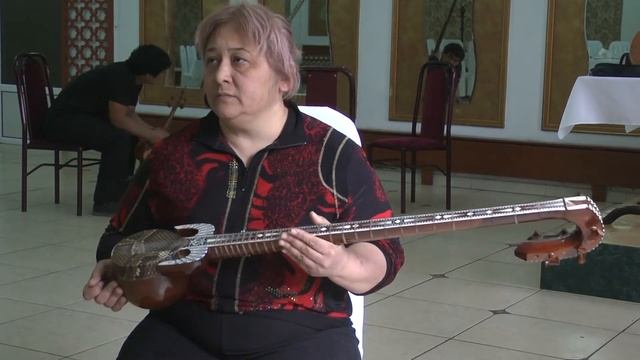 Про уйгурские инструменты. Ансамбль "Юлтуз" смотреть онлайн