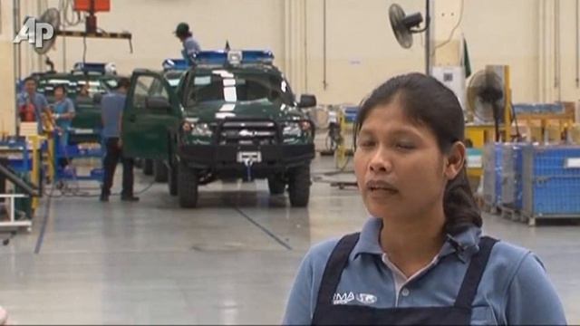 American Company Profits With 'War Wagons' смотреть онлайн