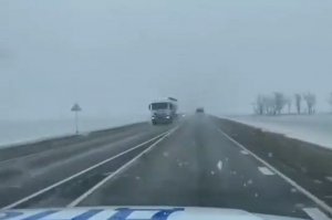 ГИБДД Ставрополья: ситуация на автотрассах сложная. Работает дорожная спецтехника