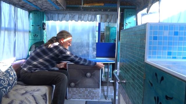 Серия 4 Обеденный стол смотреть онлайн