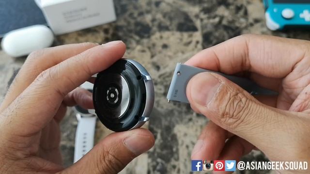 Samsung Galaxy Watch Active 2 - Replacing The Watch Bands
