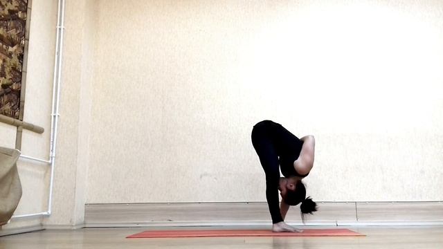 Vinyasaflow yoga урок 3 комплекс на тазобедренные смотреть онлайн