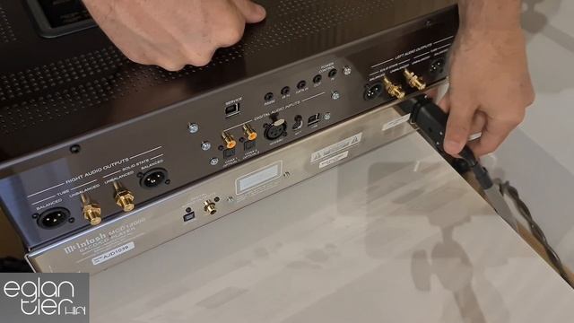 Unboxing Mcintosh MCD12000 4k