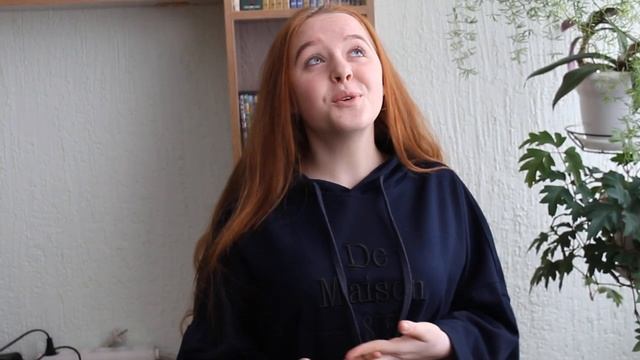 Морозова Марина читает стихотворение М.Цветаевой "Мальчиком, бегущим резво" смотреть онлайн