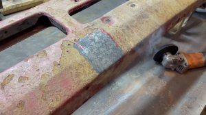 Бампер Вольво FL-12, 1995 года выпуска. Восстановление.