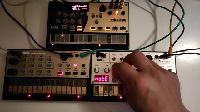 THIS IS TECHNO - 130 BPM (65 min Fully Improvised only with Volcas) смотреть онлайн