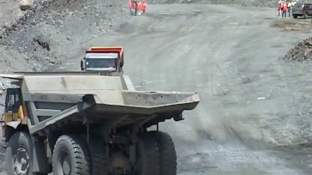 Автомобиль-самосвал КрАЗ-С20.2.avi смотреть онлайн