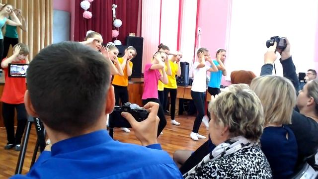 Танец "Недетское время". смотреть онлайн