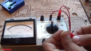 Как проверить конденсатор стрелочным тестером