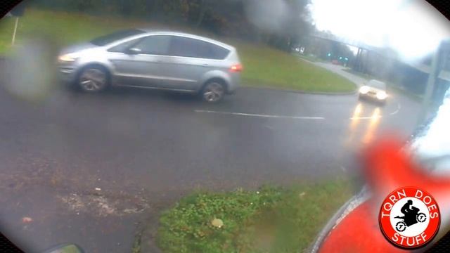TQRNdoesStuff: 50cc Moped Vlog - I FELL OFF! смотреть онлайн