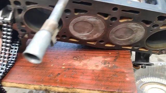 Ремонт 102 го двигателя Мерседес 190 смотреть онлайн