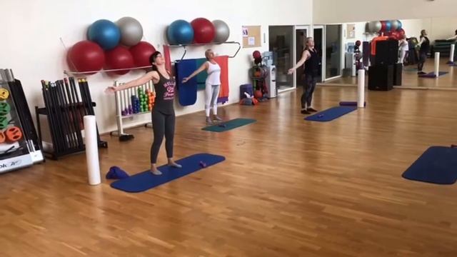 Фитнес Клуб Оранж Фитнес Новое Лапино тренировки шпагат смотреть онлайн