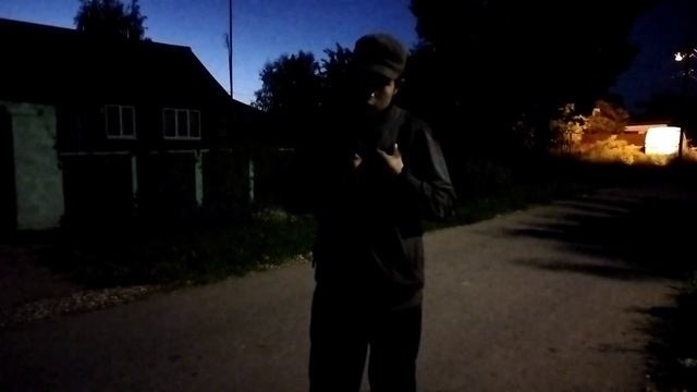 На меня совершено нападение. Кое как отбился от гопников, мне помяли Оку смотреть онлайн