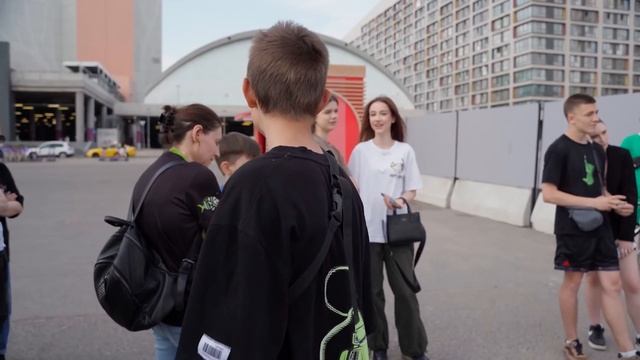 Социальный эксперимент ДЕЛАЙ СО МНОЙ ВСЕ, ЧТО ХОЧЕШЬ! Люди начали переходить грань? смотреть онлайн