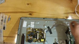 Как разобрать ЖК панель (телевизор) для ремонта подсветки