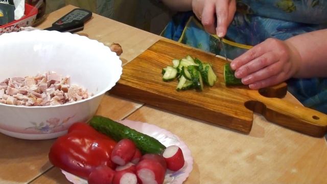 Салат из фунчозы с копченой курицей / Funchoza salad with smoked chicken смотреть онлайн