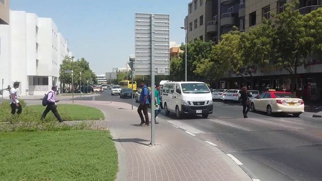 Al Karama, Dubai - ADCB Metro Station смотреть онлайн