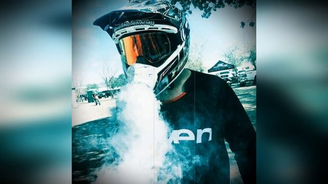 Под футболкой у меня синие наколки смотреть онлайн