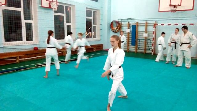 Катате мочи дзюваза - дети (Katate mochi jiyuwaza - children) смотреть онлайн