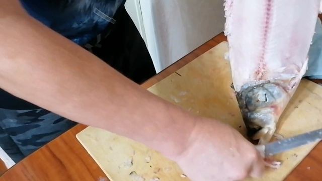 Строганина из нельмы. Делаем и едим смотреть онлайн