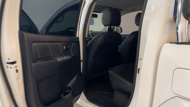 TOYOTA HILUX 4X2 C/D SRV 3.0L TDI - Mod. 2014 смотреть онлайн