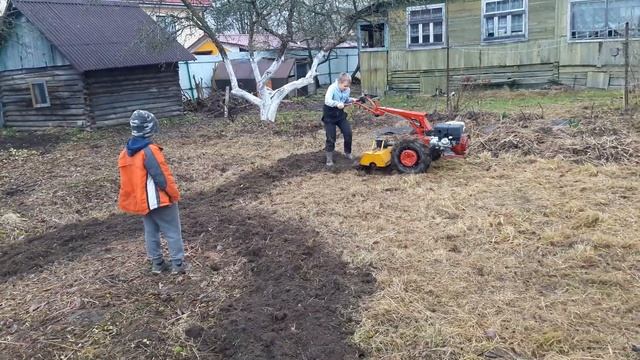 мотоблок МТЗ вейма 13 сил..Справится даже ребёнок. смотреть онлайн