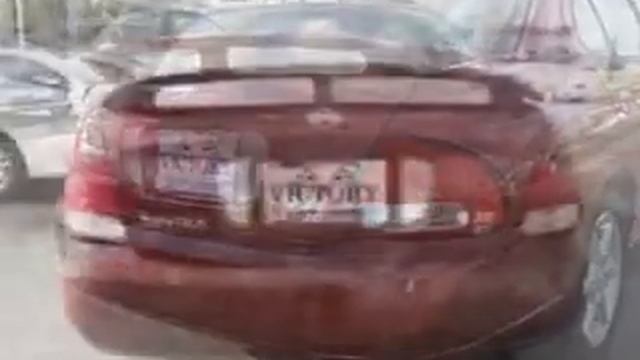 Nissan Sentra SE Sedan смотреть онлайн