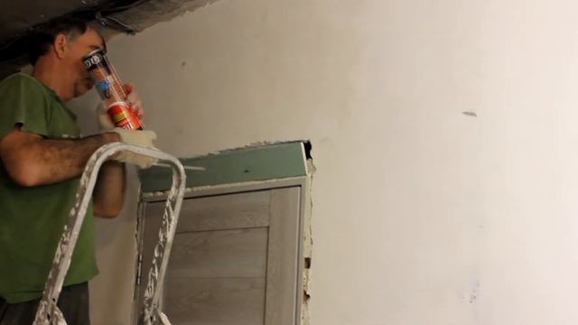 Как и чем заделать пространство над дверью смотреть онлайн