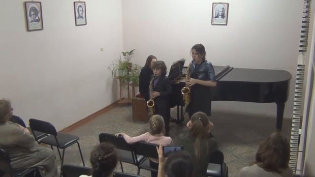 Исаак Альбенис, ТАНГО (дуэт саксофонистов) смотреть онлайн