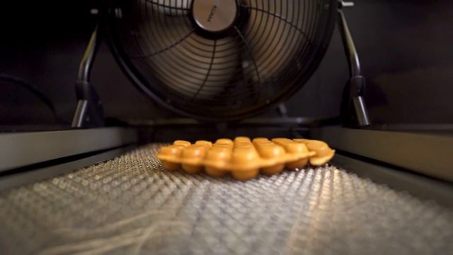 Cinematic Promo Video For The BEST BUBBLE WAFFLE In Austria | Restaurant Commercial | Plus City Lin