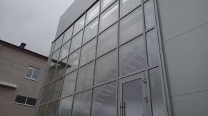 монтаж стекло-алюминиевого витража из фасадной системы Виднал