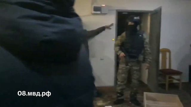 Появилось видео раскрытия незаконных игорных салонов в Элисте смотреть онлайн