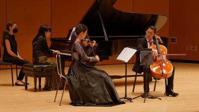 Polina Nazaykinskaya "Songs for Tasya" for piano trio смотреть онлайн