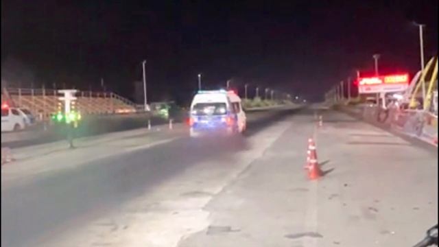 Emergency Ambulance Emergency Response and Siren Sounds смотреть онлайн