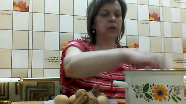 Красим яйца на Пасху. Два способа окраски пасхальных яиц. смотреть онлайн