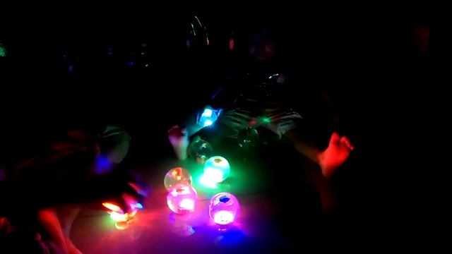 Bouncing Balls Game | Hi-Bounce Crystal Glitter Ball | Ball games for kids смотреть онлайн