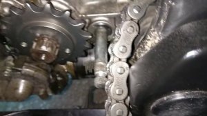 Хонда трансальп. Люфт ведущей звёзды на валу.