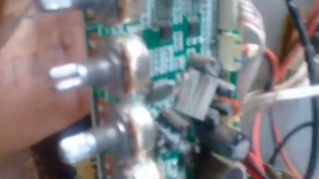 COMO ARRUMAR CAIXA DE SOM MULTILASER SP220 COM BARULHO E ESTRALOS (RESOLVIDO) SIMPLES E FÁCIL смотреть онлайн