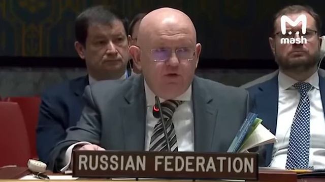 "Николя, вы знали, что вы на самом деле — украинец? Не верите — почитайте учебник. смотреть онлайн