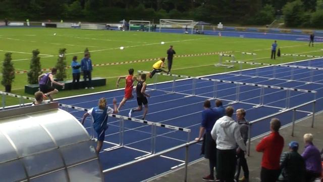 Max Huber 12,65s 110m Hürden Oberbayrische U18 am 20.6.2015 in Erding смотреть онлайн