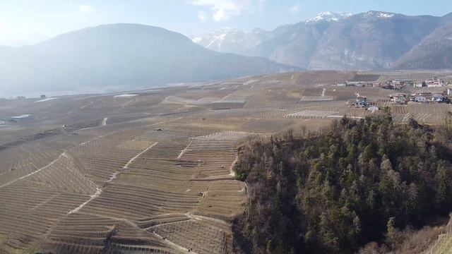 CASTEL VALER - Il MONDO che NON c'è смотреть онлайн