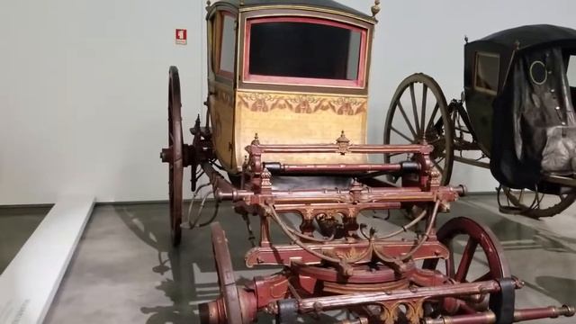 Музей карет...Lisbon.... смотреть онлайн