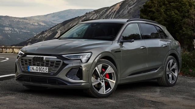 New 2023 Audi Q8 e-tron facelift | The ultimate Audi electric SUV смотреть онлайн