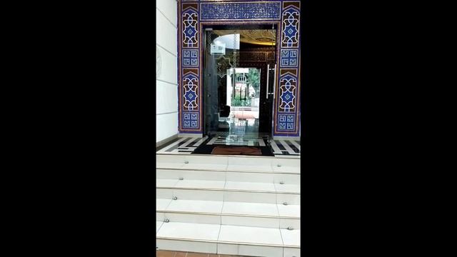 Прогулка по району "Голубых куполов" в Ташкенте смотреть онлайн