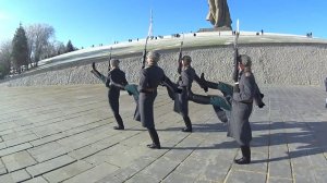 Смена Почетного караула на Мамаевом кургане. Волгоград. 4 января 2018 года 12:00.