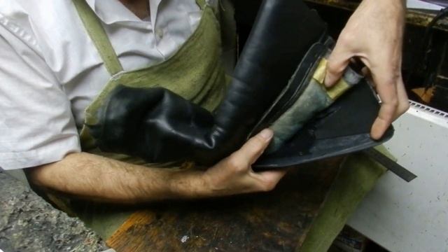 Вшиваю потайную резинку. смотреть онлайн