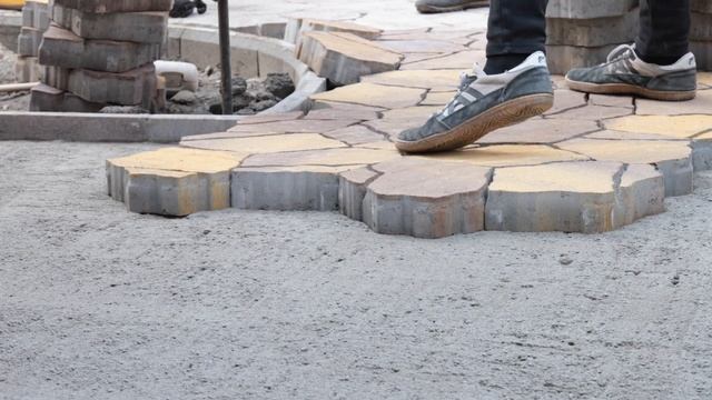 Закулисье рабочего процесса укладки тротуарной плитки? До и после. смотреть онлайн