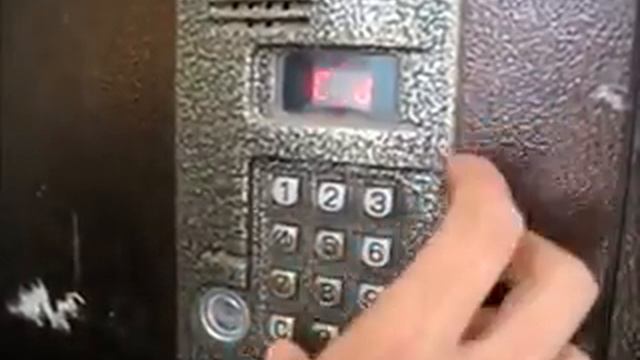 Взлом домофона.240.mp4