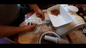 Набивка чревы фаршем для купат. Первый опыт.